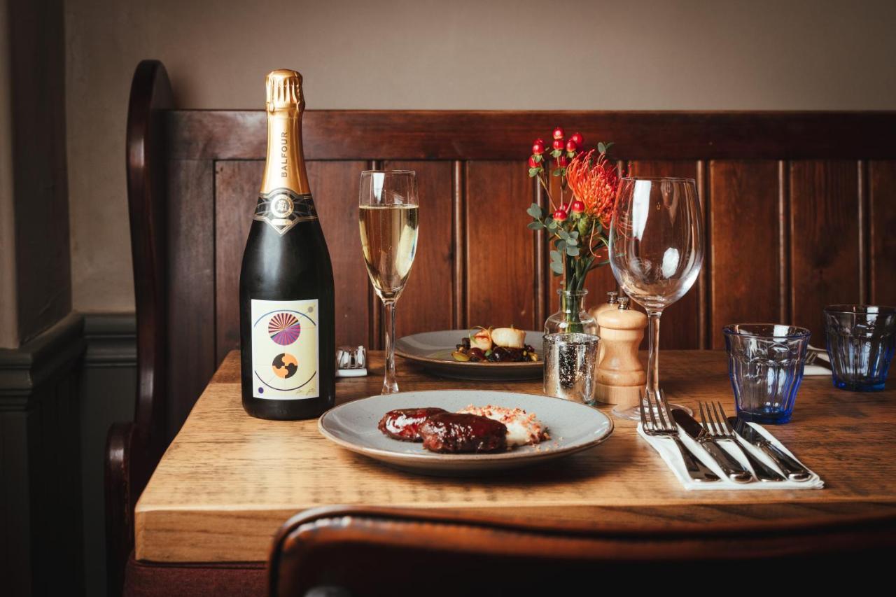 The Falcon Inn Painswick Eksteriør billede